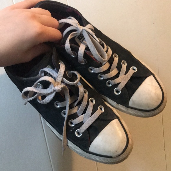 Converse - Picture 2 of 3